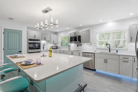 Villa ou maison à vendre à Homosassa, Floride: 3 chambres, 169.36 m2 № 2132468 - photo 3