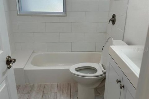 Villa ou maison à louer à Tampa, Floride: 3 chambres, 113.53 m2 № 1835351 - photo 2
