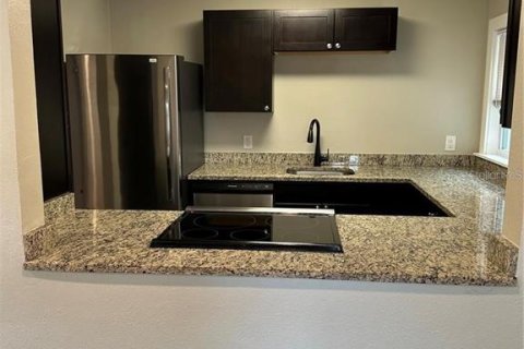 Villa ou maison à louer à Tampa, Floride: 3 chambres, 113.53 m2 № 1835351 - photo 12