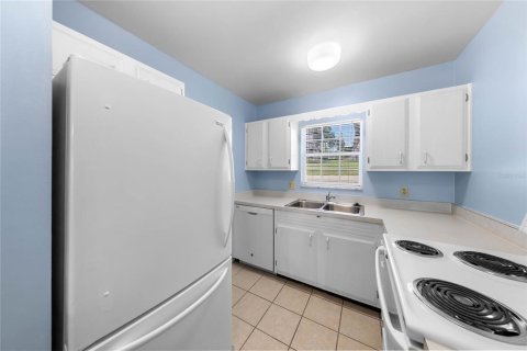 Condo in Apopka, Florida, 2 bedrooms  № 1612656 - photo 7