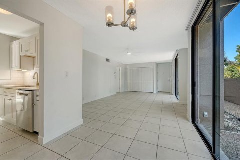 Condominio en venta en Sarasota, Florida, 1 dormitorio, 60.94 m2 № 2151699 - foto 10
