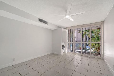 Condominio en venta en Sarasota, Florida, 1 dormitorio, 60.94 m2 № 2151699 - foto 12