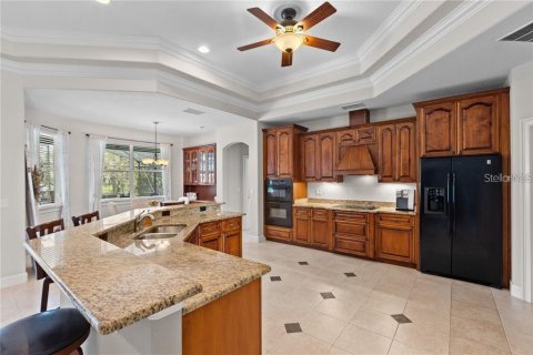 House in Clermont, Florida 3 bedrooms, 230.03 sq.m. № 1903447 - photo 5