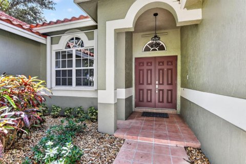 Casa en venta en Coconut Creek, Florida, 4 dormitorios, 216.28 m2 № 2431367 - foto 2