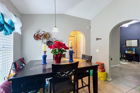 House in Orlando, Florida 3 bedrooms, 135.08 sq.m. № 2217850 - photo 8