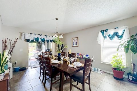 House in Orlando, Florida 3 bedrooms, 135.08 sq.m. № 2217850 - photo 14