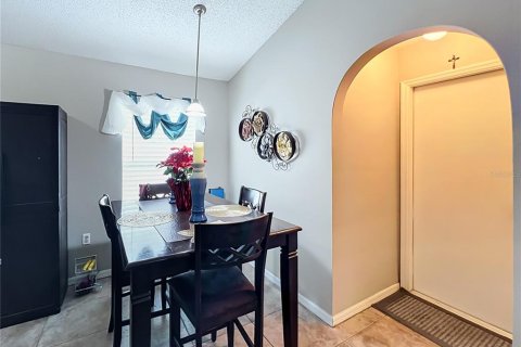 House in Orlando, Florida 3 bedrooms, 135.08 sq.m. № 2217850 - photo 9