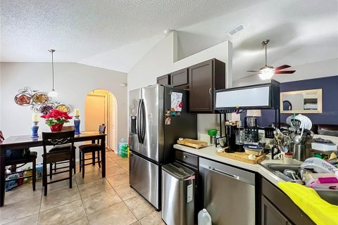 House in Orlando, Florida 3 bedrooms, 135.08 sq.m. № 2217850 - photo 10
