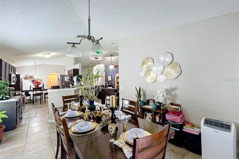 House in Orlando, Florida 3 bedrooms, 135.08 sq.m. № 2217850 - photo 13
