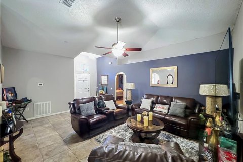 House in Orlando, Florida 3 bedrooms, 135.08 sq.m. № 2217850 - photo 6