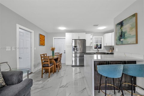 Villa ou maison à louer à Miami Gardens, Floride: 3 chambres, 91.79 m2 № 2390013 - photo 8