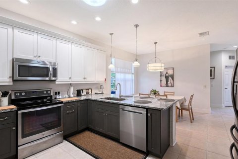 Villa ou maison à vendre à Sarasota, Floride: 3 chambres, 219.16 m2 № 2436688 - photo 12