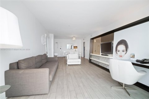 Condominio en venta en Miami Beach, Florida, 2 dormitorios, 101.08 m2 № 1697792 - foto 15