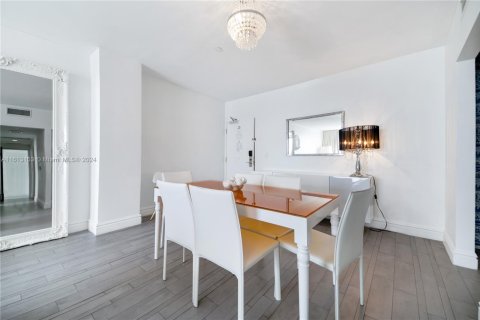 Condominio en venta en Miami Beach, Florida, 2 dormitorios, 101.08 m2 № 1697792 - foto 8