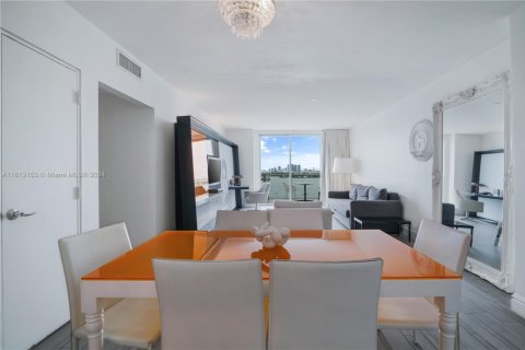 Condominio en venta en Miami Beach, Florida, 2 dormitorios, 101.08 m2 № 1697792 - foto 1