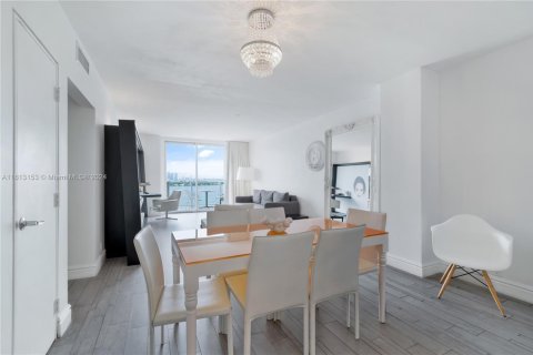 Condominio en venta en Miami Beach, Florida, 2 dormitorios, 101.08 m2 № 1697792 - foto 3