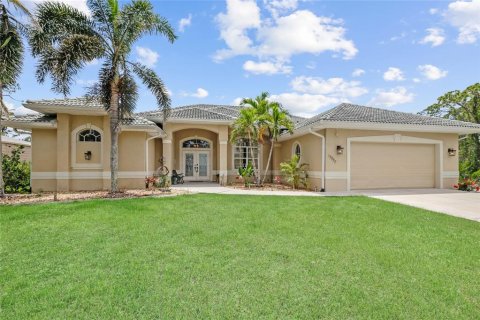 Casa en venta en Port Charlotte, Florida, 4 dormitorios, 237.83 m2 № 1690628 - foto 1