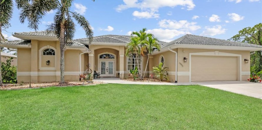 Casa en Port Charlotte, Florida 4 dormitorios, 237.83 m2 № 1690628