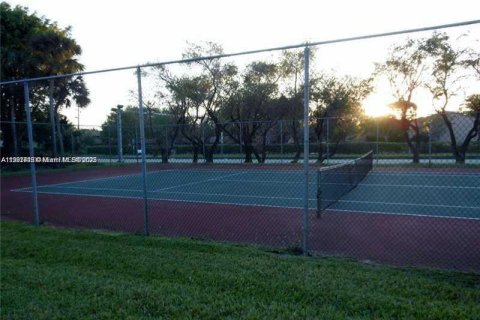 Condo in Miami, Florida, 2 bedrooms  № 1975284 - photo 8