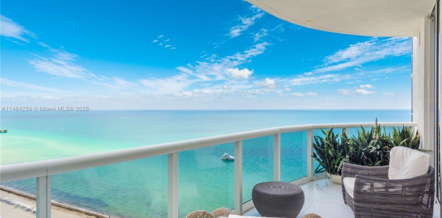 Кондоминиум с 3 спальнями в Санни-Айлс-Бич, Флорида № 2022955