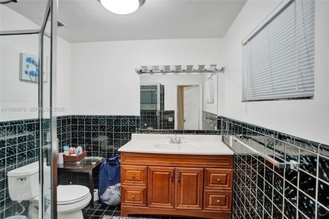Villa ou maison à louer à Fort Lauderdale, Floride: 2 chambres, 130.06 m2 № 1989741 - photo 16