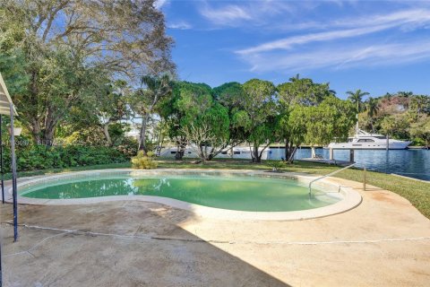 Villa ou maison à louer à Fort Lauderdale, Floride: 2 chambres, 130.06 m2 № 1989741 - photo 11