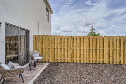 Townhouse in Florida City, Florida 3 bedrooms, 128.21 sq.m. № 1864598 - photo 21