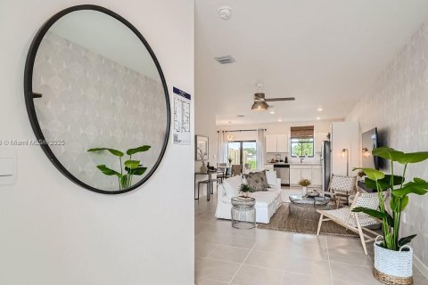 Townhouse in Florida City, Florida 3 bedrooms, 128.21 sq.m. № 1864598 - photo 3