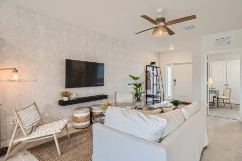 Townhouse in Florida City, Florida 3 bedrooms, 128.21 sq.m. № 1864598 - photo 6