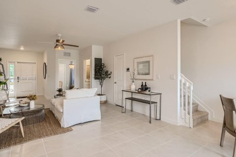 Townhouse in Florida City, Florida 3 bedrooms, 128.21 sq.m. № 1864598 - photo 10