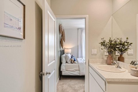 Townhouse in Florida City, Florida 3 bedrooms, 128.21 sq.m. № 1864598 - photo 17