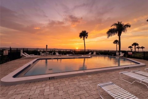 Condo in Bradenton, Florida, 2 bedrooms № 2117801 - photo 2