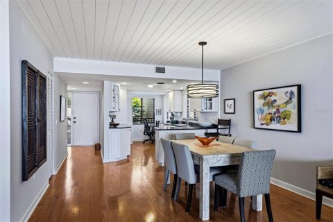 Condo in Bradenton, Florida, 2 bedrooms № 2117801 - photo 12