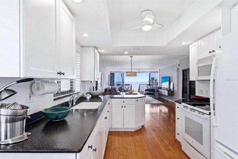 Condo in Bradenton, Florida, 2 bedrooms № 2117801 - photo 18