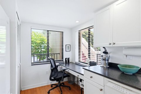 Condo in Bradenton, Florida, 2 bedrooms № 2117801 - photo 16