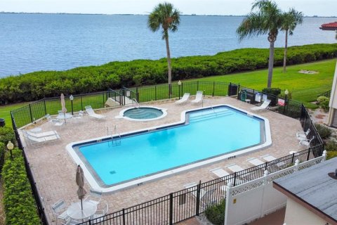 Condo in Bradenton, Florida, 2 bedrooms № 2117801 - photo 5