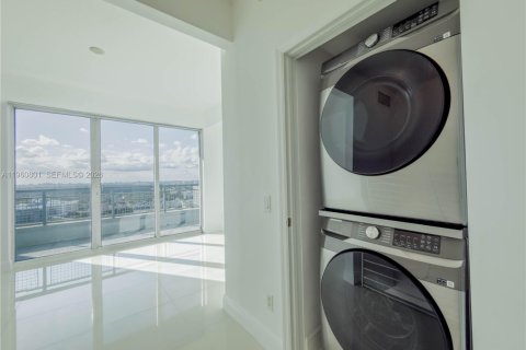 Купить кондоминиум в Майами, Флорида 1 спальня, 55.28м2, № 2023297 - фото 11