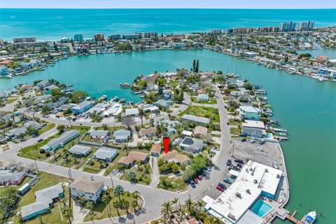 Propiedad comercial en venta en Madeira Beach, Florida, 5 dormitorios, 169.27 m2 № 1820487 - foto 14