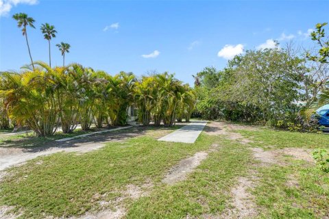 Propiedad comercial en venta en Madeira Beach, Florida, 5 dormitorios, 169.27 m2 № 1820487 - foto 17