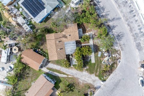 Propiedad comercial en venta en Madeira Beach, Florida, 5 dormitorios, 169.27 m2 № 1820487 - foto 4