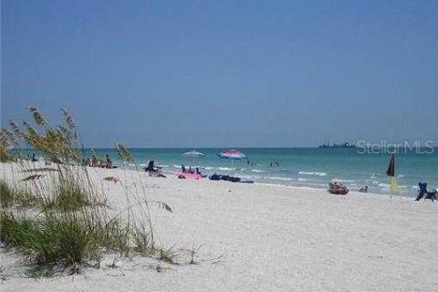 Propiedad comercial en venta en Madeira Beach, Florida, 5 dormitorios, 169.27 m2 № 1820487 - foto 25