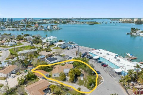 Propiedad comercial en venta en Madeira Beach, Florida, 5 dormitorios, 169.27 m2 № 1820487 - foto 3