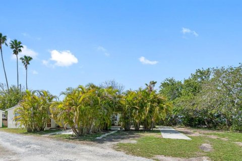 Propiedad comercial en venta en Madeira Beach, Florida, 5 dormitorios, 169.27 m2 № 1820487 - foto 18
