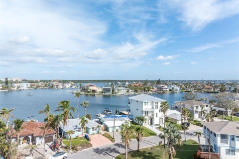 Propiedad comercial en venta en Madeira Beach, Florida, 5 dormitorios, 169.27 m2 № 1820487 - foto 12