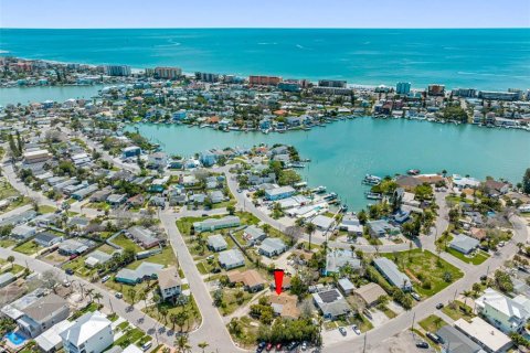 Propiedad comercial en venta en Madeira Beach, Florida, 5 dormitorios, 169.27 m2 № 1820487 - foto 16