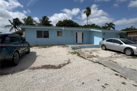 Casa en venta en Hialeah, Florida, 4 dormitorios, 193.61 m2 № 1872617 - foto 3