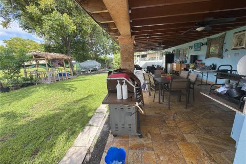 Casa en venta en Hialeah, Florida, 4 dormitorios, 193.61 m2 № 1872617 - foto 27