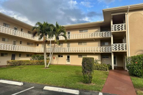 Condo in Lake Worth, Florida, 2 bedrooms № 2247131 - photo 23