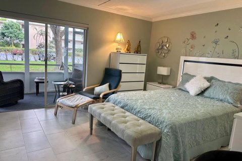 Condo in Lake Worth, Florida, 2 bedrooms № 2247131 - photo 14