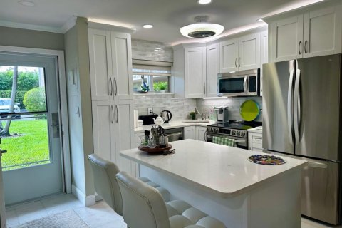 Condo in Lake Worth, Florida, 2 bedrooms № 2247131 - photo 8